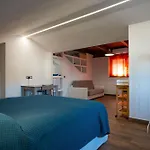Mythos 4*